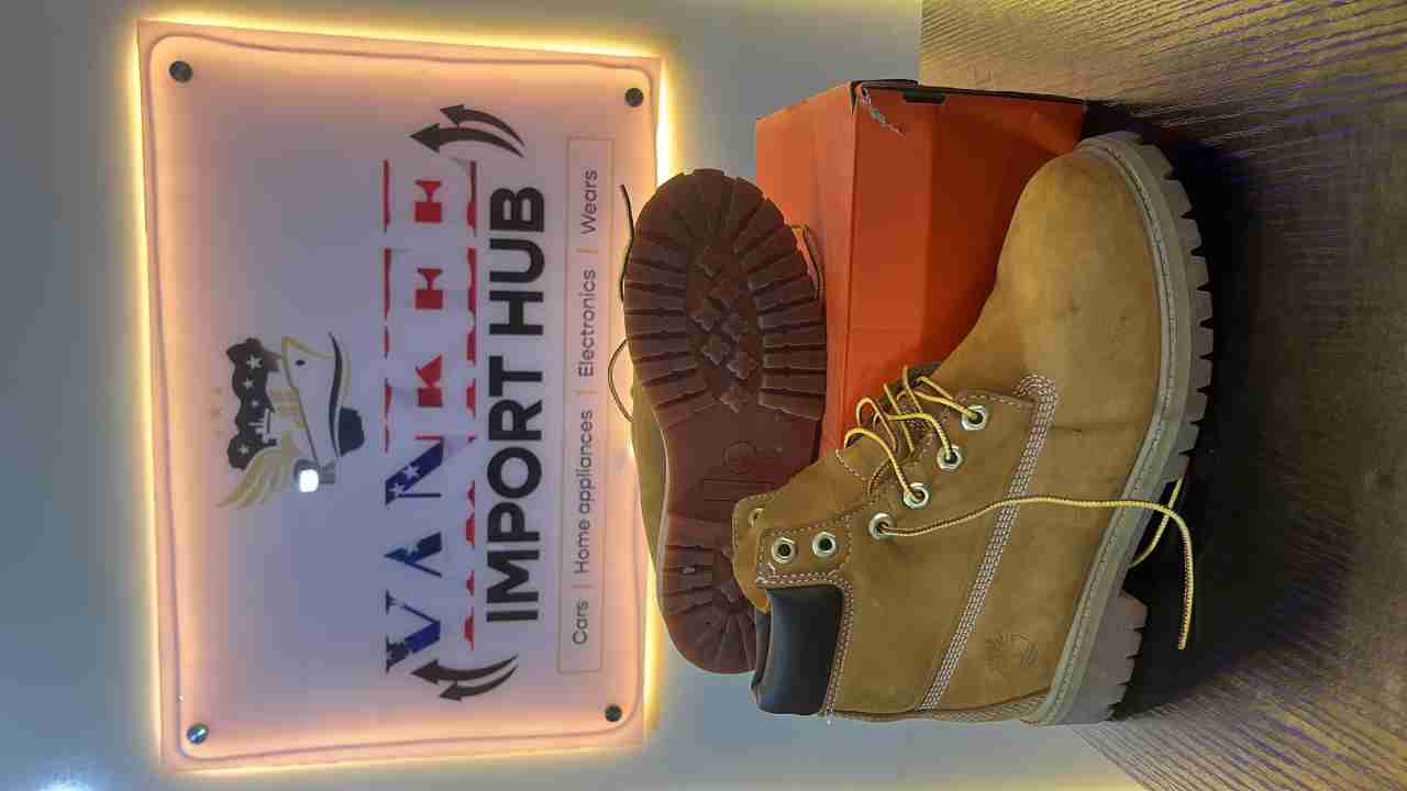 🥾 Classic Rugged Boot
